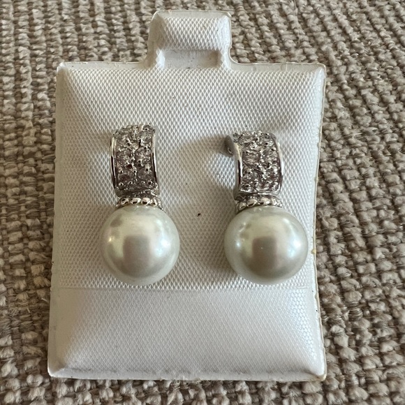 Hand Crafted Jewelry - Handcrafted silver and pearl earrings